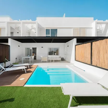 Desi Relaxing With Private Pool * Playa Blanca