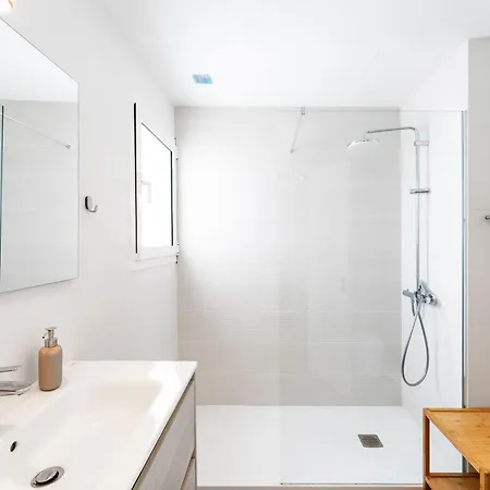 Desi Relaxing With Private Pool *