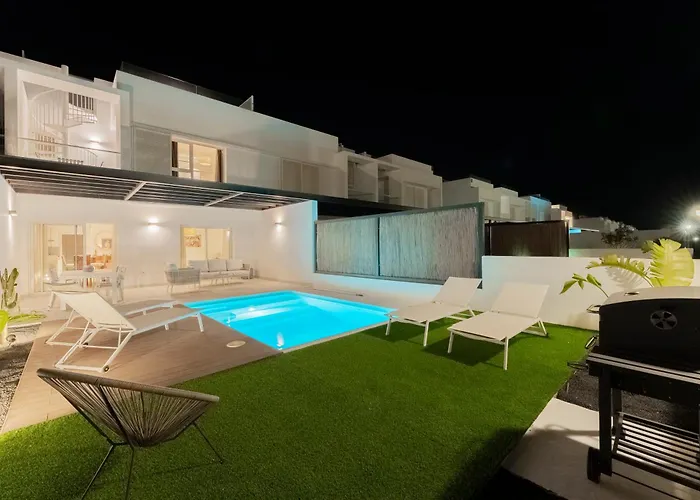 Desi Relaxing With Private Pool Villa Playa Blanca (Lanzarote)